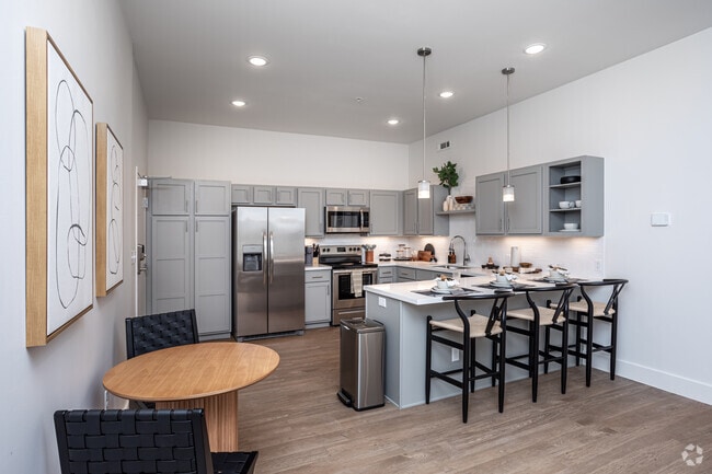 2BR, 2BA - 976 SF - Grand Canyon - Kitchen - G at Market