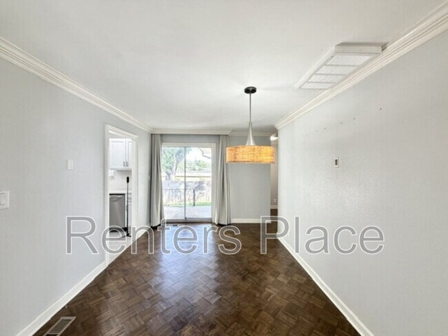 Foto del edificio - 5329 E 17th St