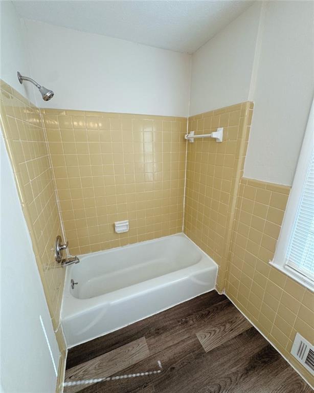 Foto del edificio - 1016 Waterside Dr SE