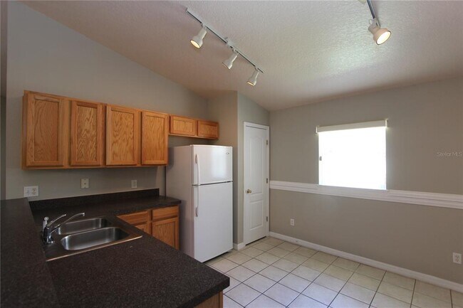 Foto del edificio - 923 Sandy Ridge Dr