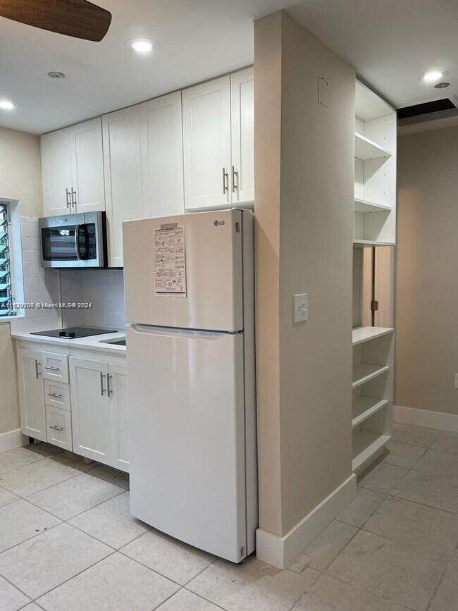 Building Photo - 639 Tamiami Blvd
