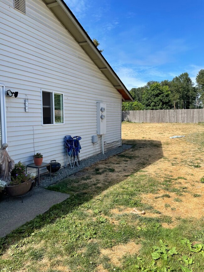 Backyard - 1233 12th Ave NW