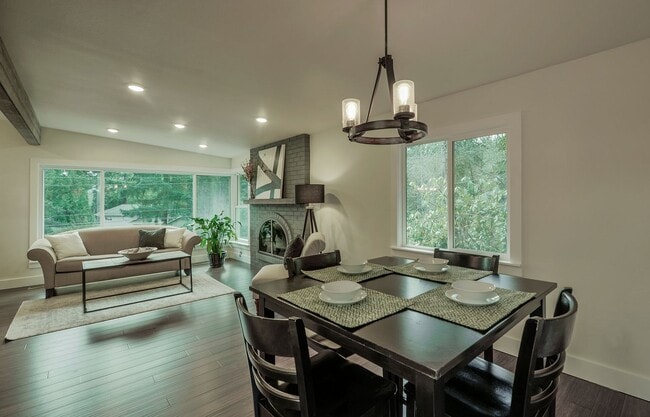 Building Photo - 535 Mt Jupiter Dr SW