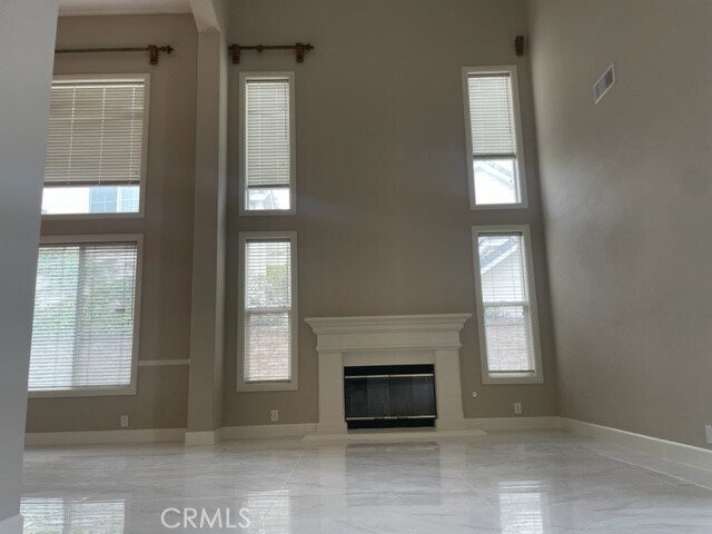 Building Photo - 17571 Edgewood Ln