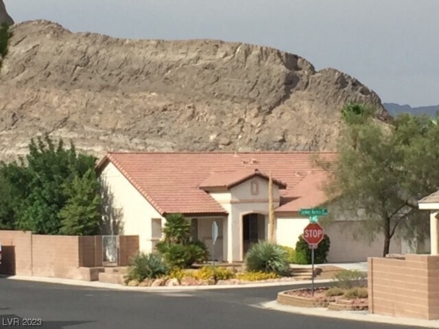 Foto del edificio - 10138 James Harbin Ave