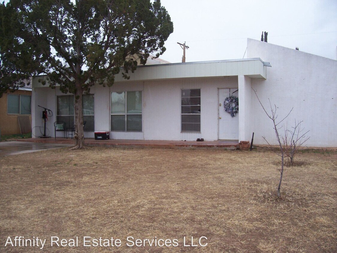 Primary Photo - 3 br, 2 bath House - 312 Russell St.