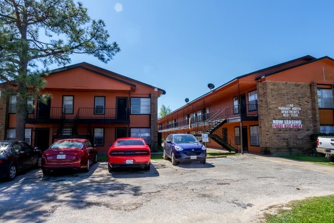 Building Photo - Parkway Apartments