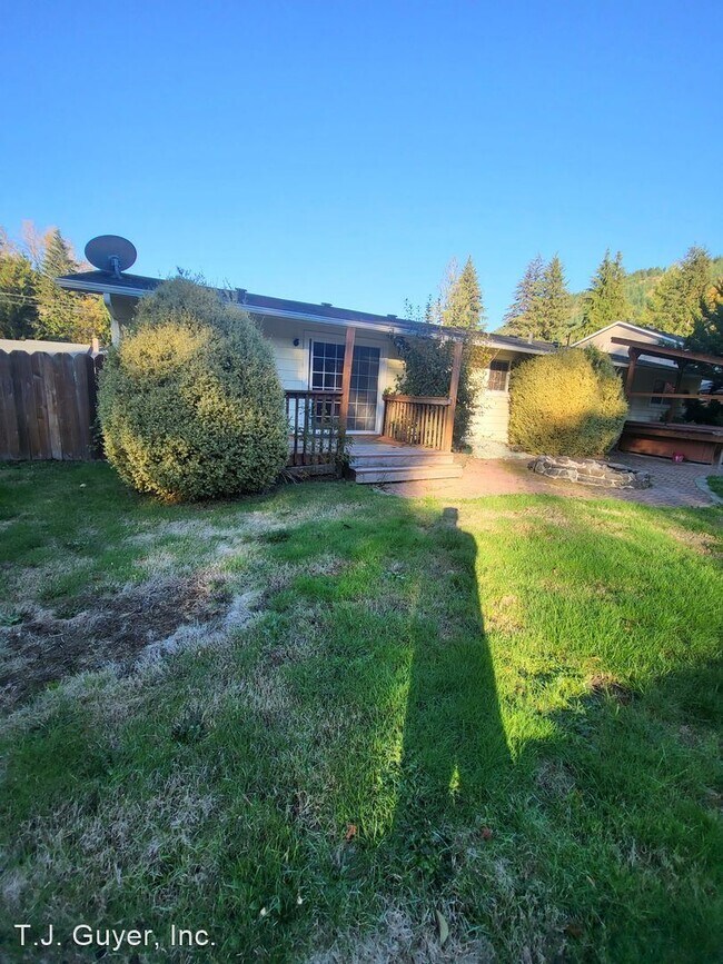 Building Photo - 3 br, 2 bath House - 133 Baker Dr