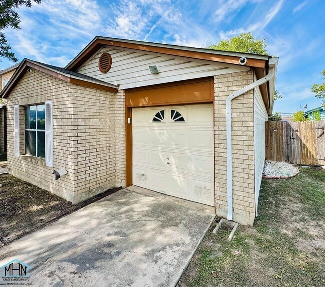 Foto del edificio - Charming & Move-In Ready 3-Bedroom Home wi...