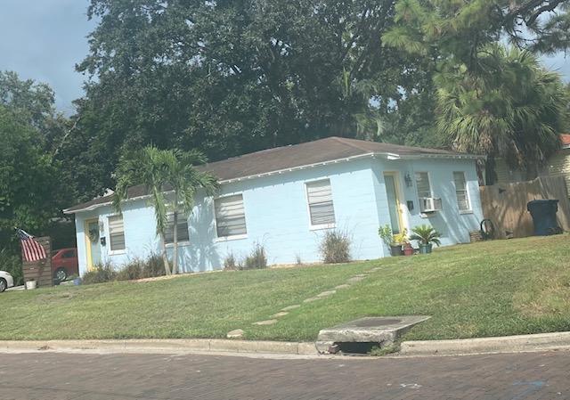 Duplex - 3223 W Barcelona St