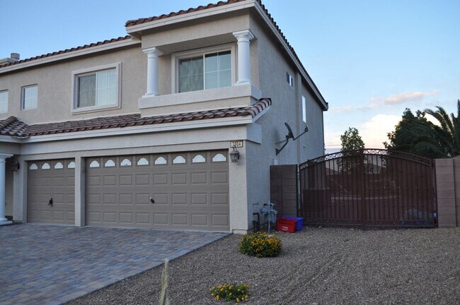 Foto del edificio - 7804 Jacaranda Hill Ct