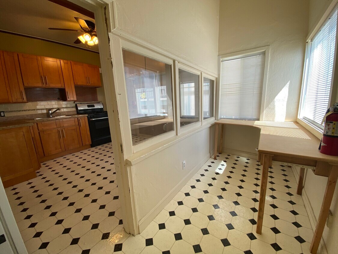 Foto principal - 2416 Dwight Way