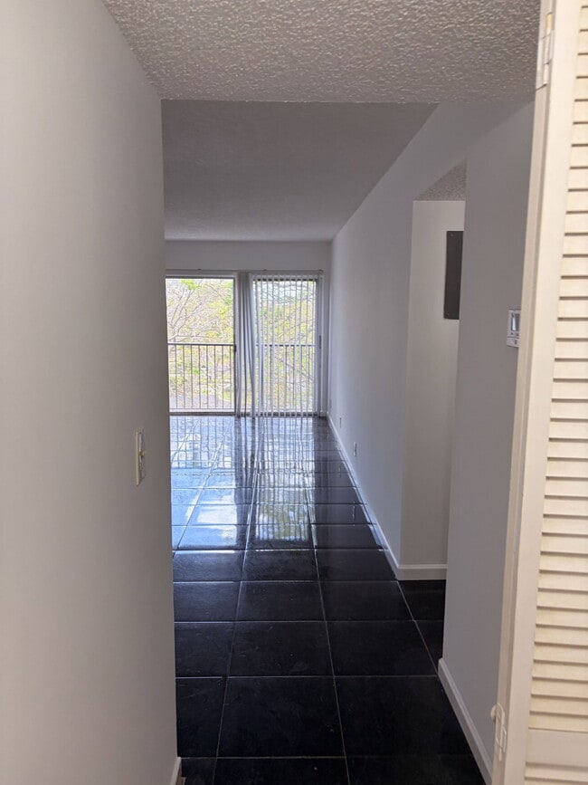 Photo - 8540 N Sherman Cir Apartment