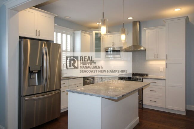 Building Photo - 33 Columbia St