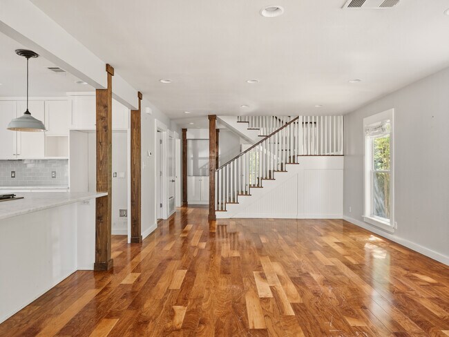 Foto del edificio - 1705 W 11th St