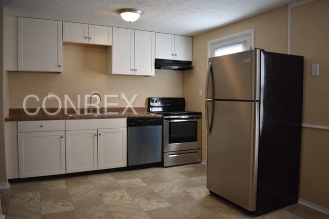Building Photo - 11755 Elkwood Dr