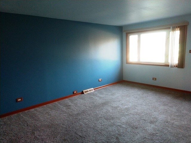 Building Photo - 15330 Kilpatrick Ave