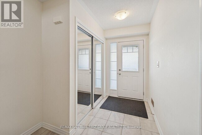 Photo du bâtiment - 2442 Fall Harvest Cres