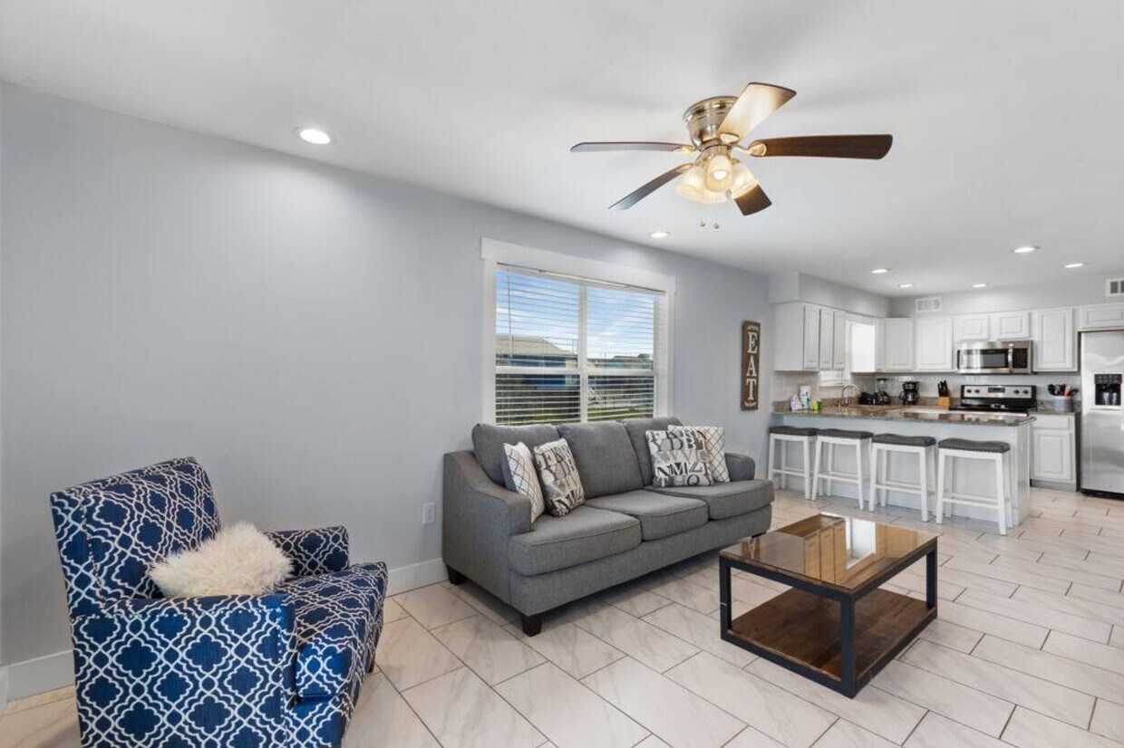 Foto principal - 1265 W Lagoon Ave