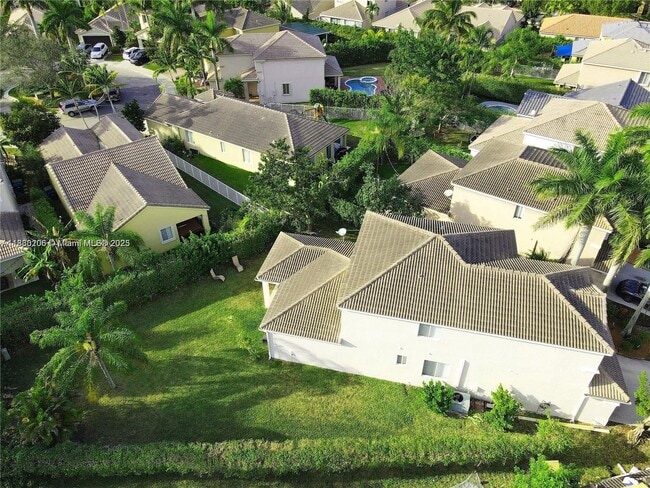 Building Photo - 911 Phoenix Way