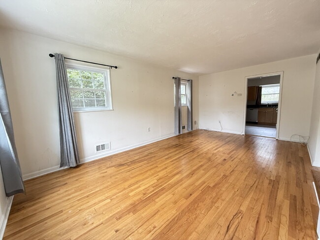 Photo - Updated Duplex in Prime Location with Ample Outdoor Space Apartment