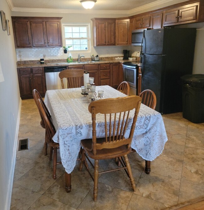 2512 Friendship Rd, Oxford, AL 36203 House Rental in Oxford, AL