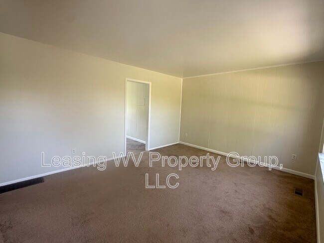 Foto del edificio - 1 Surrey Dr