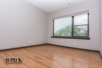Building Photo - 7840 S Ellis Ave