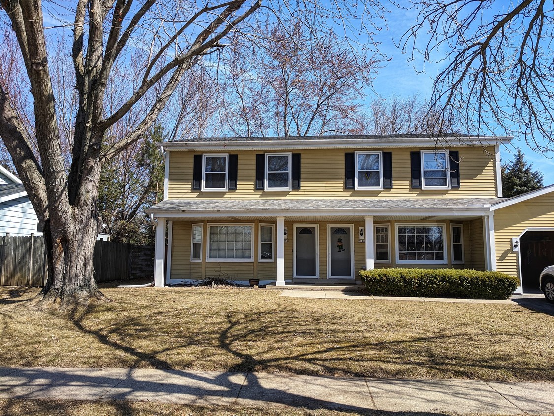 2142 Kilps Dr Unit 2142, Waukesha, WI 53188 Apartment for Rent in