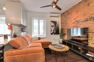 Building Photo - 1099 Rue Anderson