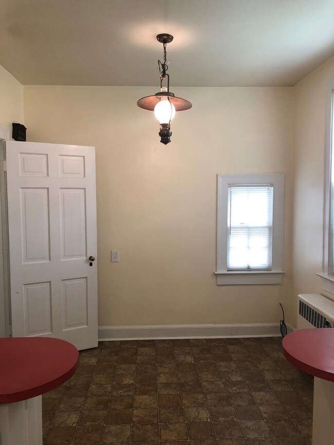 Building Photo - Charming Carriage House in Boonsboro!