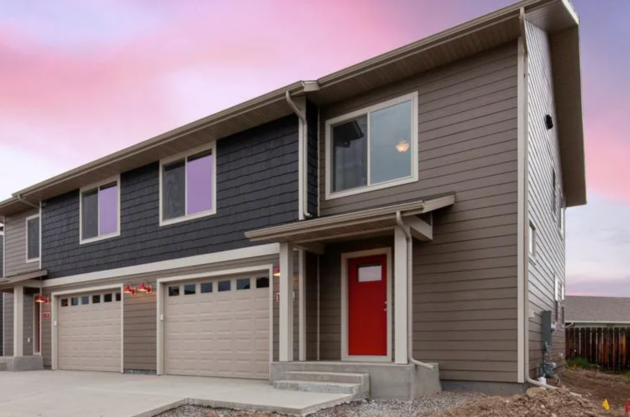 Primary Photo - Charming 3-Bedroom Townhouse in the Heart ...
