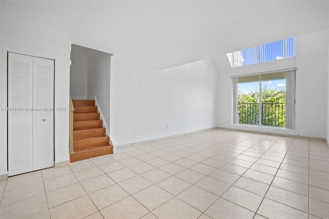 Foto del edificio - 6900 N Kendall Dr