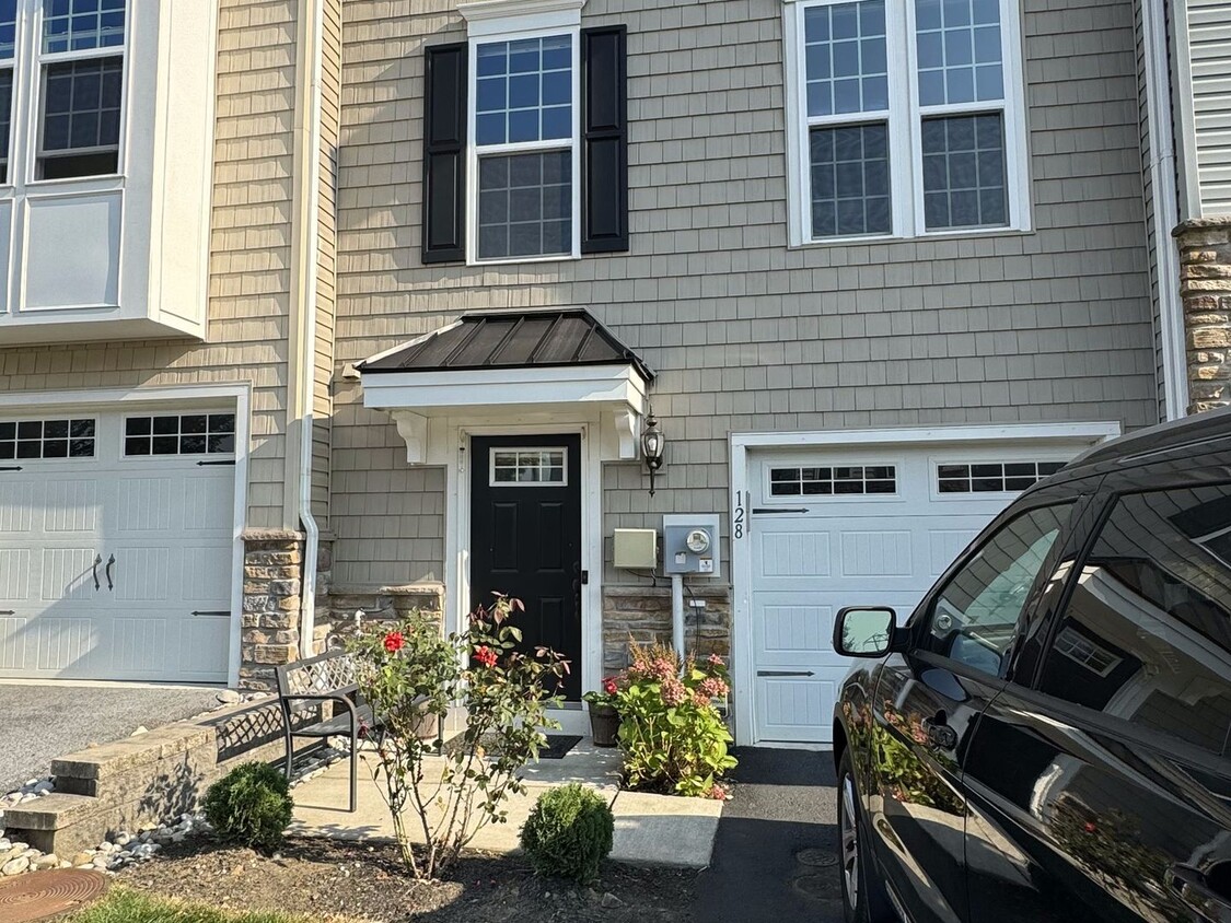 Primary Photo - 3 Bedroom Townhome in Malvern