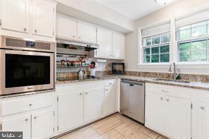 Foto del edificio - Charming 3-Bedroom Rental in Falls Church with 2 Full Baths and Spacious Layout!