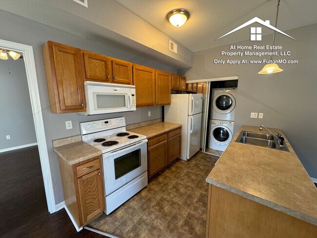 Foto del edificio - 211 N Main St