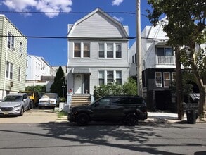 Building Photo - 372 Liberty Ave