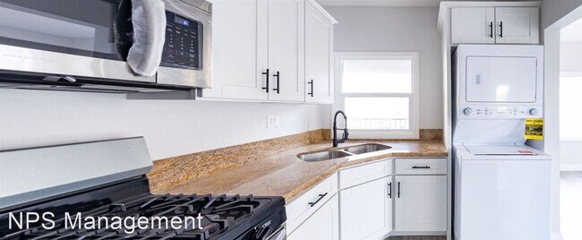 Foto del edificio - 1 br, 1 bath Apartment - 2209 East 6th St ...