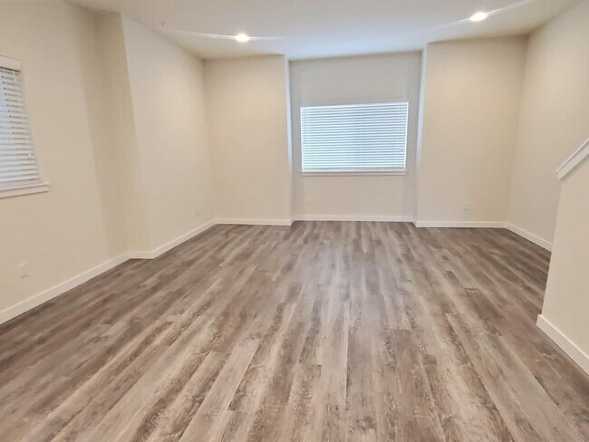 Living Room - 6215 Parker Rd E