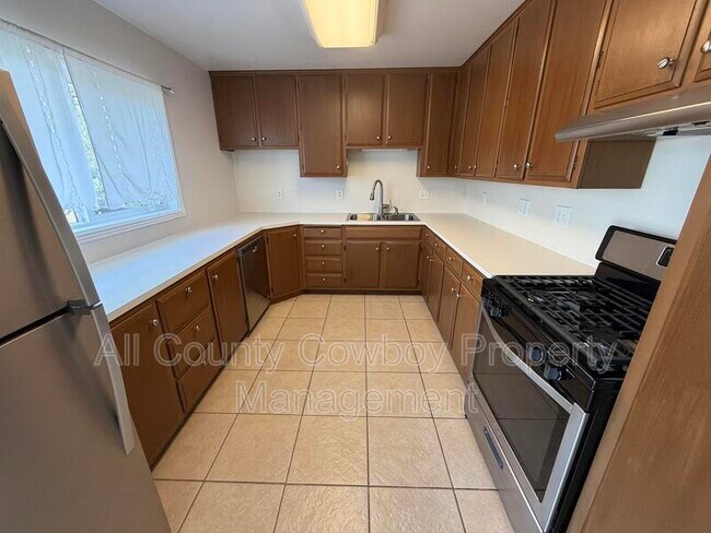 Foto del edificio - 1602 Mitchell St