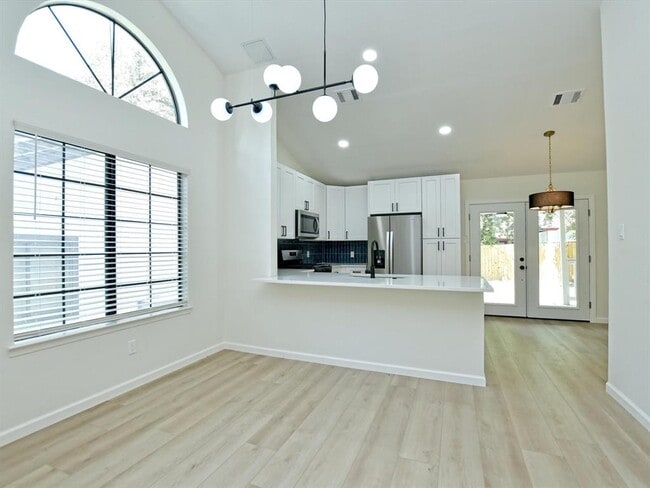 Building Photo - 8904 Romayne Ln