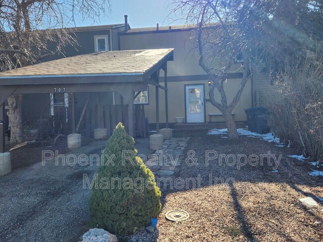 Building Photo - 707 Arrow Ct