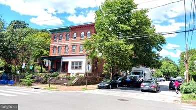 Building Photo - 3701 Baring St