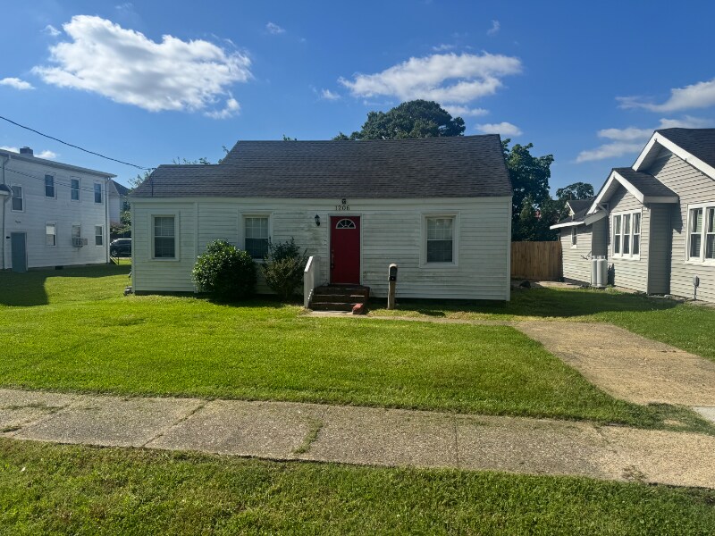 Primary Photo - 1206 Jefferson St