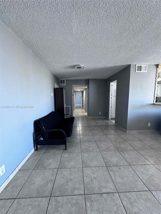 Foto del edificio - 137 Golden Isles Dr