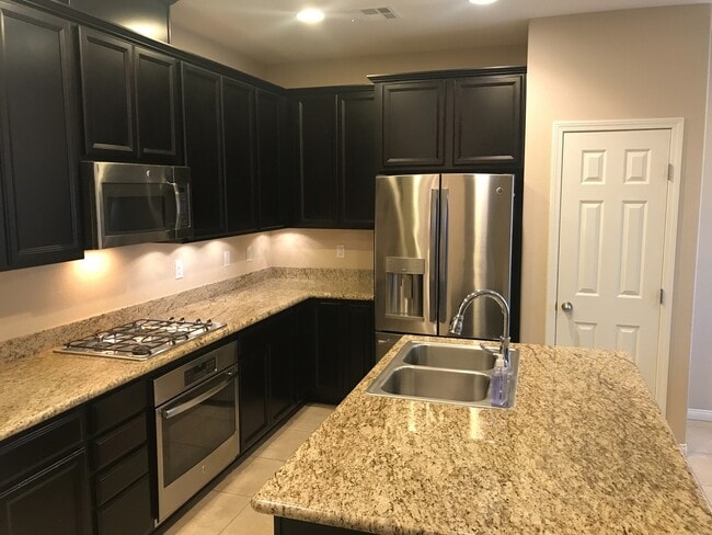 Building Photo - PERFECT 3 BED /2.5 BATH IN LAS VEGAS!