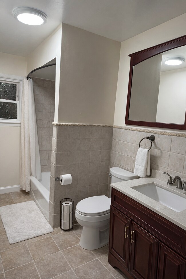 Foto del edificio - 100 Pierson Miller Dr