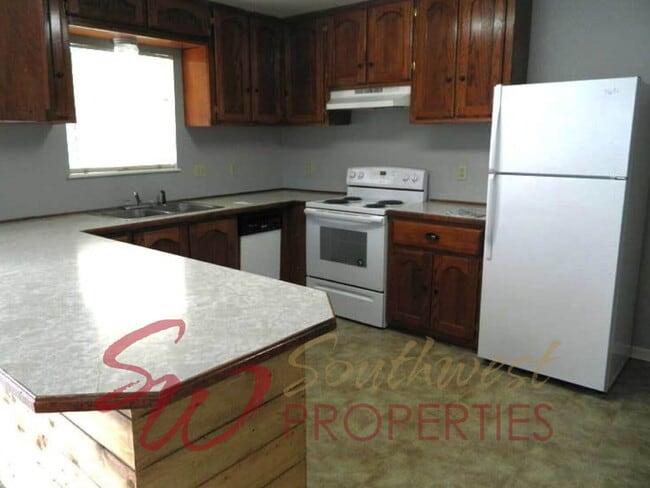 Foto del edificio - Charming 2 Bed / 2 Bath Home in Quiet Neighborhood + Bonus Room & Fenced Yard!