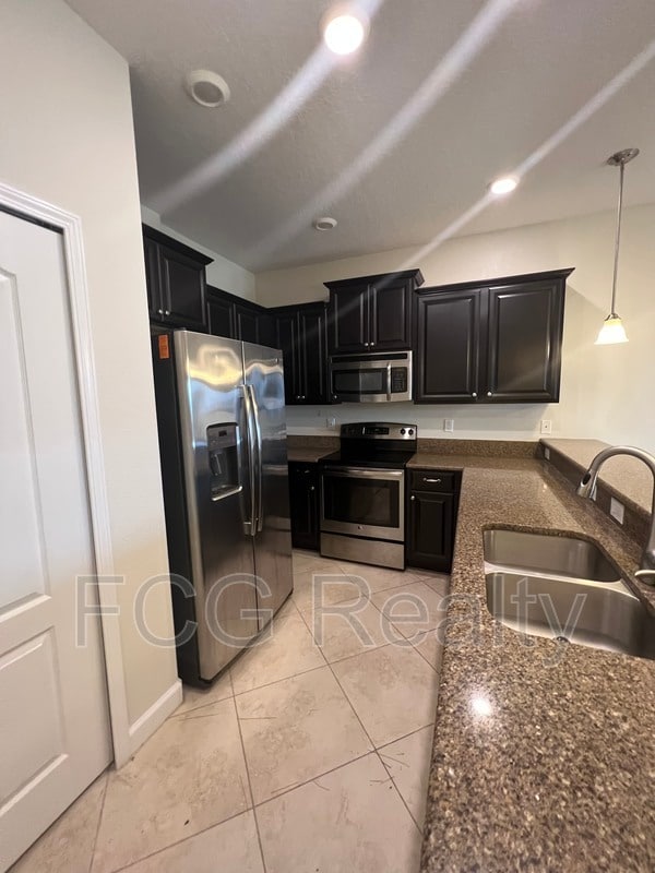 Building Photo - 1239 Long Cove Loop