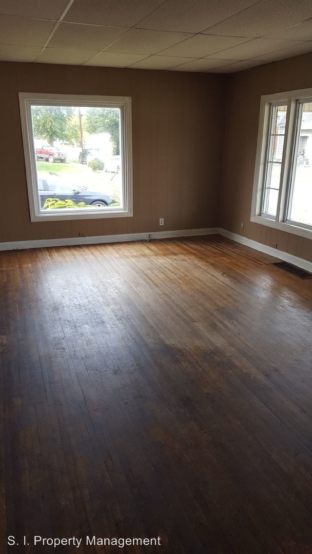 Building Photo - 3 br, 1 bath House - 310 W. Oak St.